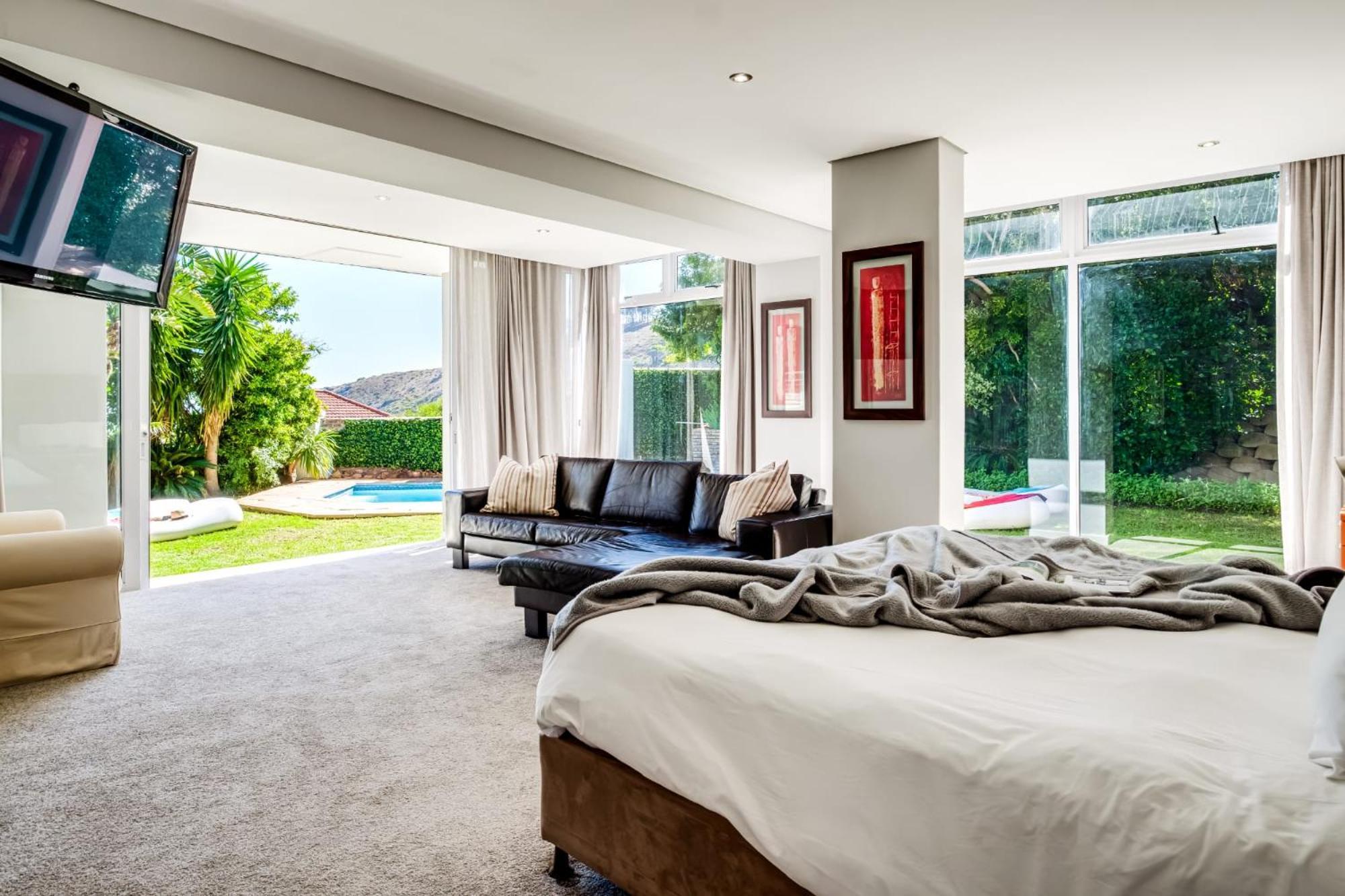 100 Geneva Villa